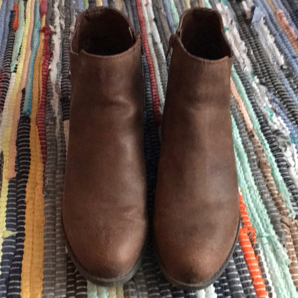Carlos Santana brown ankle booties with woven side